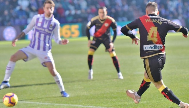 Con Advíncula: Rayo Vallecano ganó 1-0 a Real Valladolid por la Liga Santander