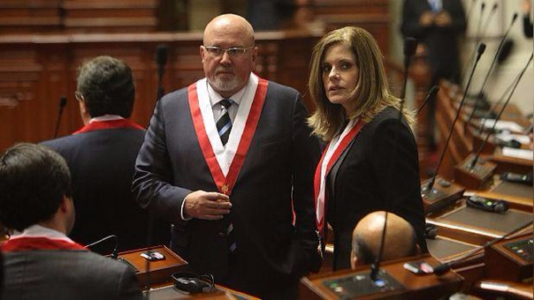Sheput critica a renunciantes y acusa a Mercedes Araóz y Carlos Bruce de no querer rendir cuentas