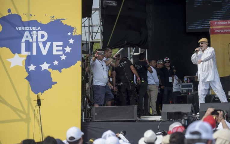 Miguel Bosé a Nicolás Maduro: «Lárgate ya, lo más lejos que puedas»