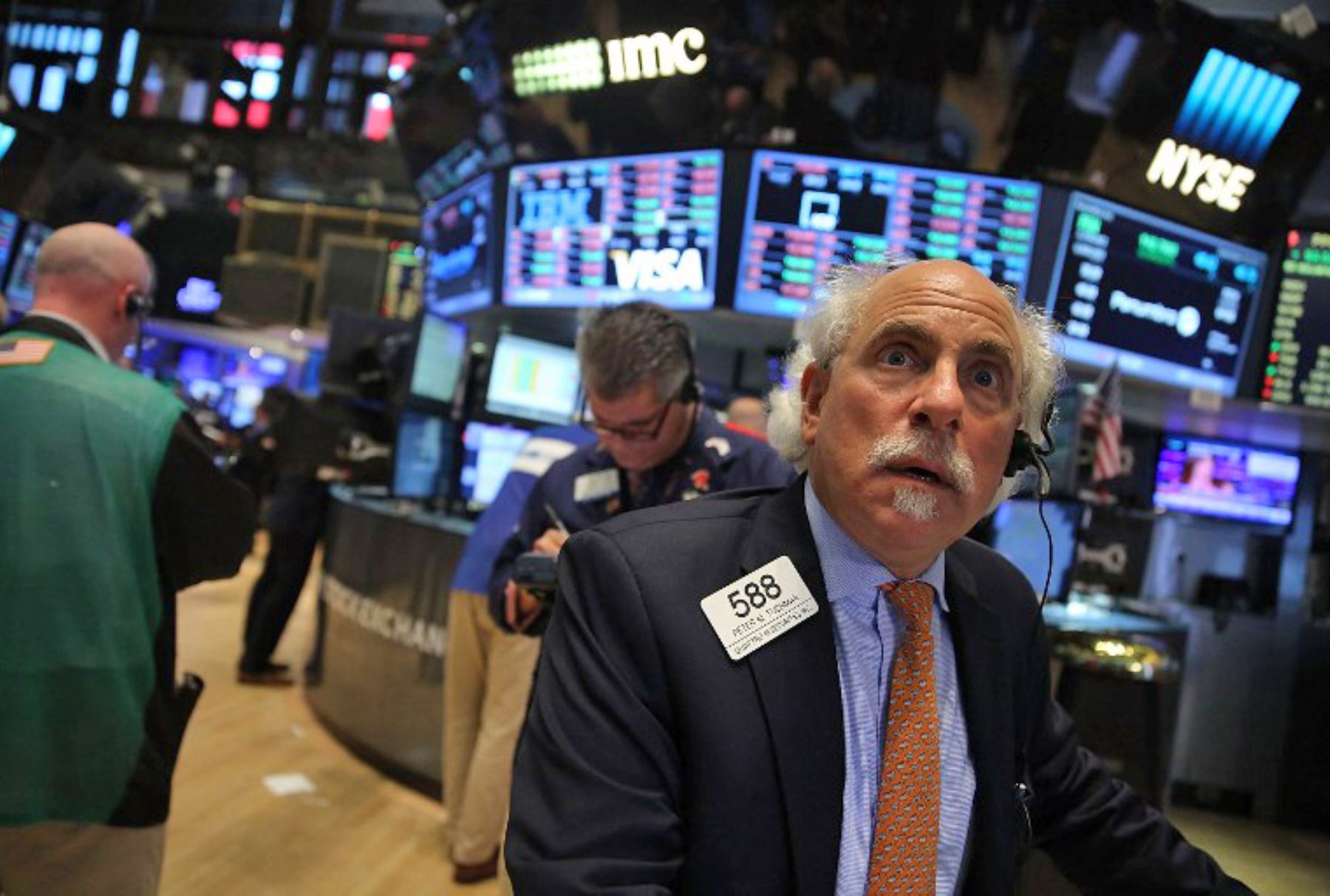 Wall Street abre a la baja a la espera del discurso del presidente de la Fed