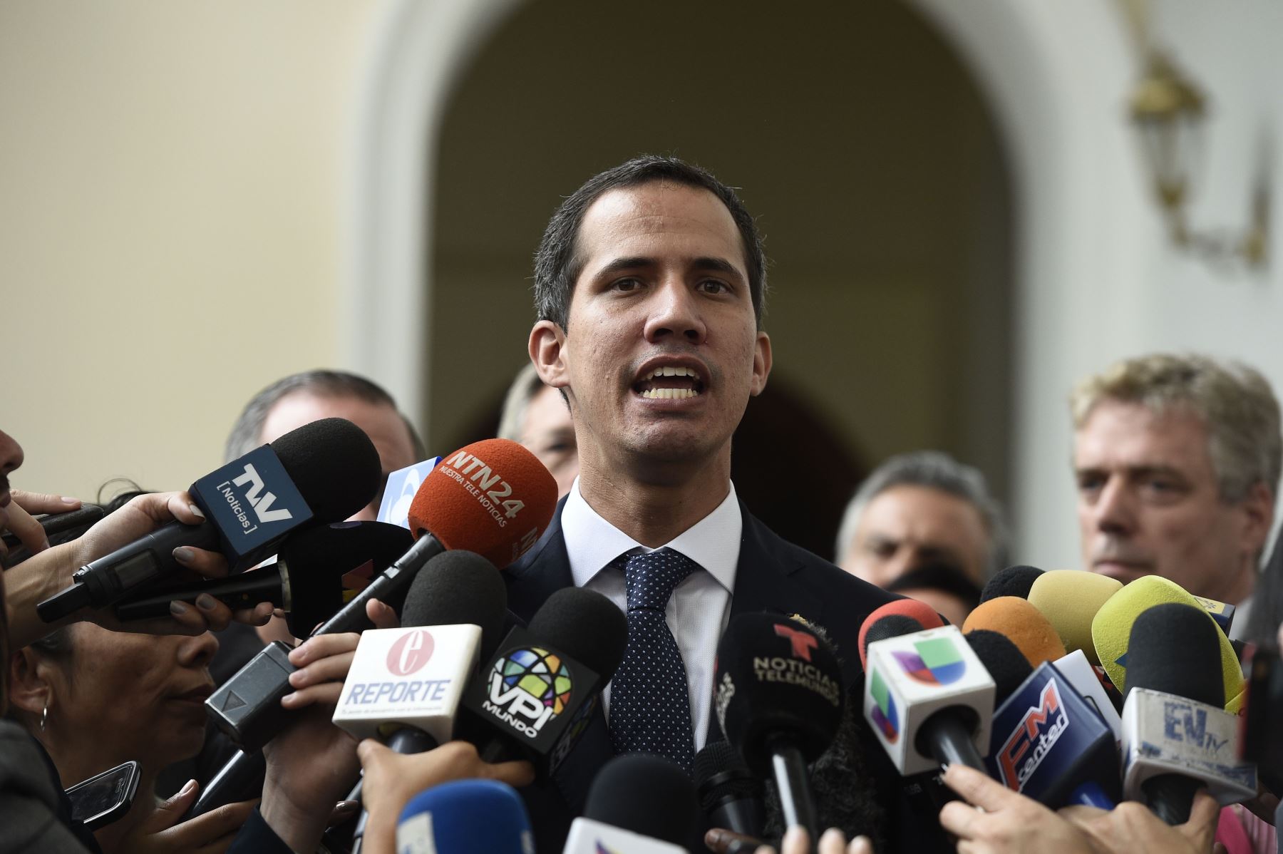 Japón reconoce a Guaidó presidente interino de Venezuela