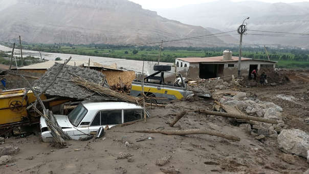 Tacna, Moquegua, Junín y Puno sufren de intensas lluvias y desborde de ríos
