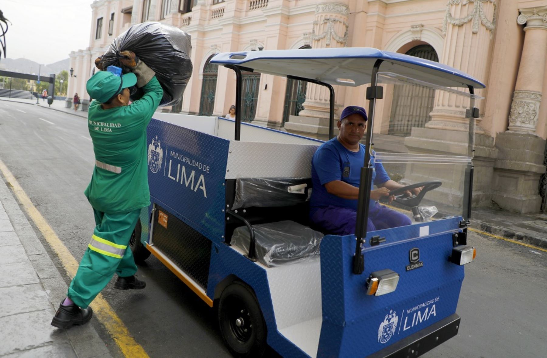 Municipalidad de Lima utiliza vehículos eléctricos para recojo de residuos