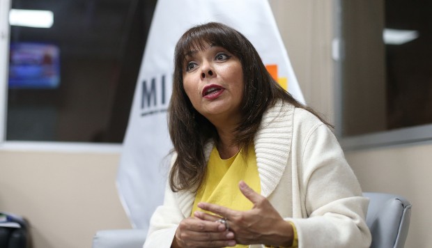 Ministra La Rosa: «Es urgente que empiecen las investigaciones a Yonhy Lescano»