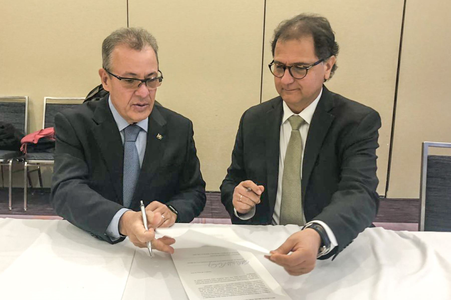 Perú y Brasil firman declaración de cooperación minero energética