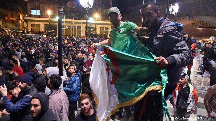 Siguen protestas en Argelia, pese a promesas de Buteflika