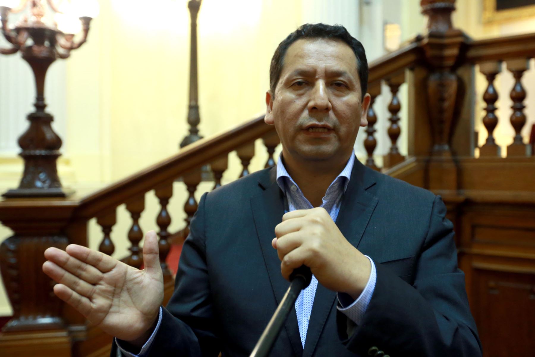 Congresista Clemente Flores renunció a partido Contigo