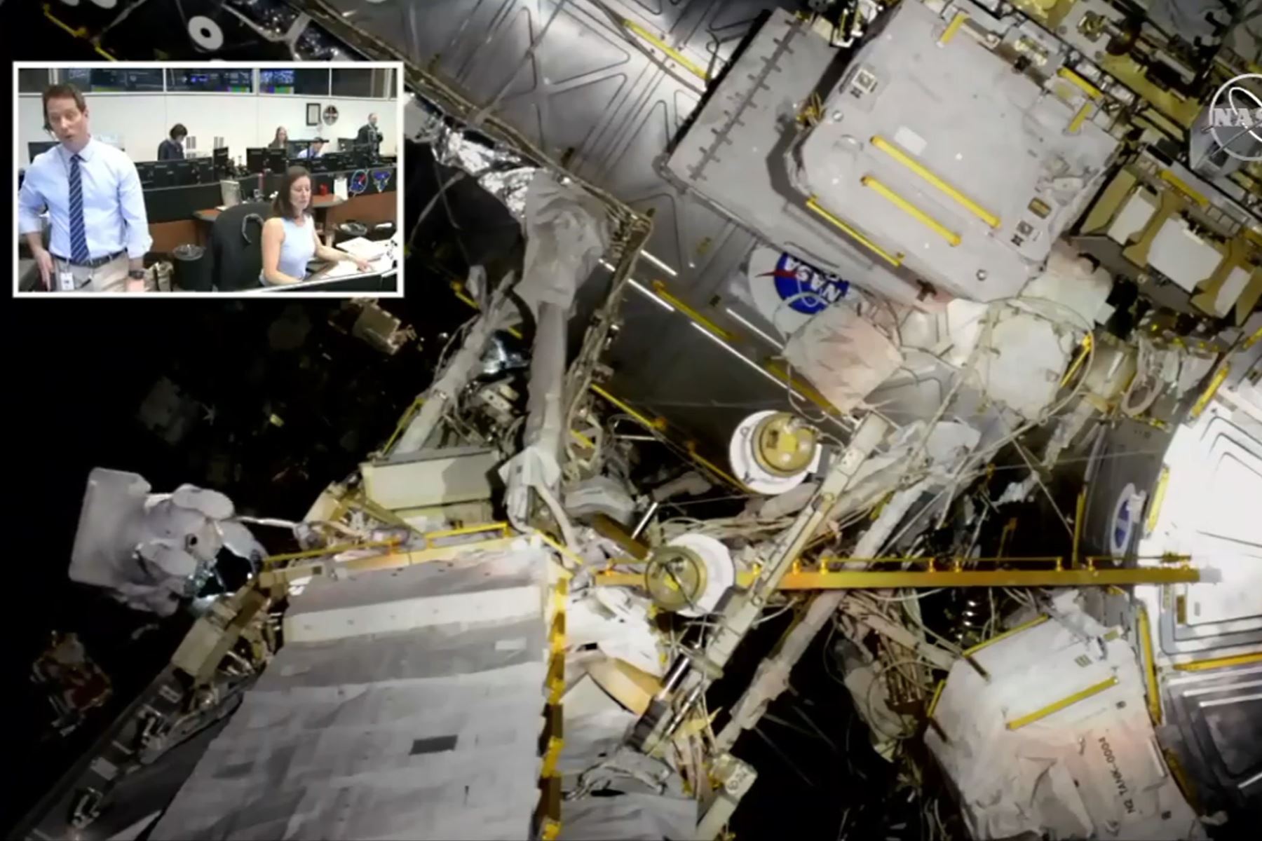 Astronautas de la NASA realizan caminata espacial fuera la Estación Espacial Internacional