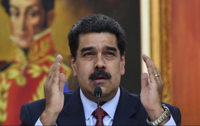 Estados Unidos bloqueó importante banco para Maduro