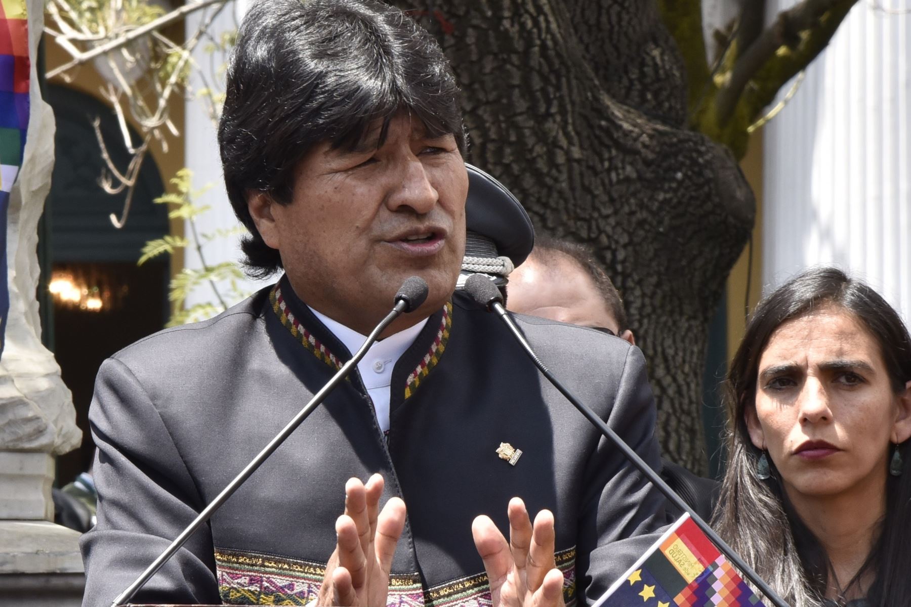 Morales y Mesa muy cerca en intención de voto en Bolivia, según una encuesta