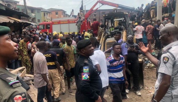 Nigeria: derrumbe de edificio deja al menos 12 muertos