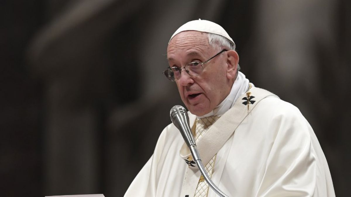El papa advierte a los jóvenes sobre  internet, sexualidad y machismo