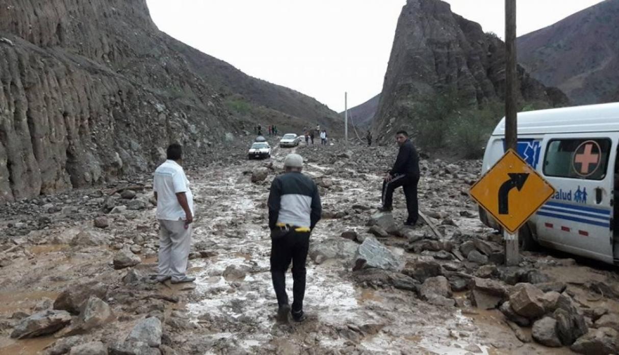 Cajamarca: Huaico deja 7 familias damnificadas y arrasa con carretera