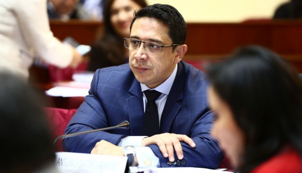 Unidos por la República aún no aceptan renuncia de Miguel Castro