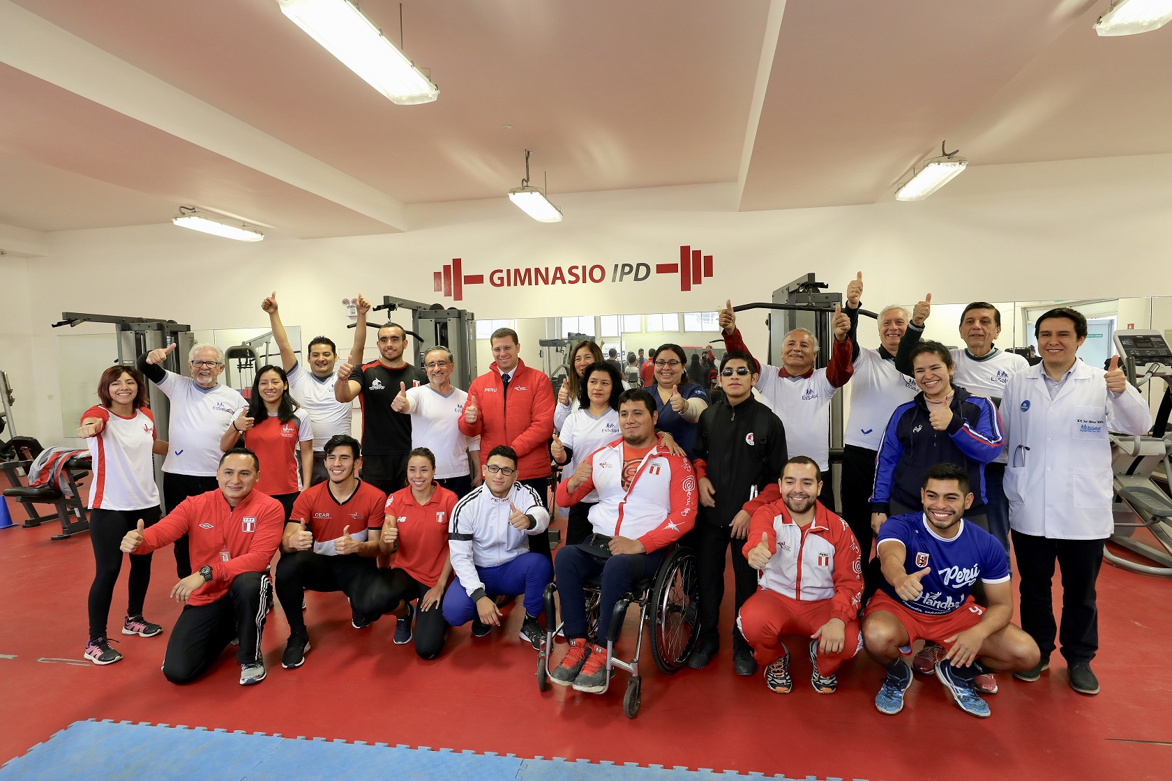 Pacientes de EsSalud entrenan con deportistas nacionales