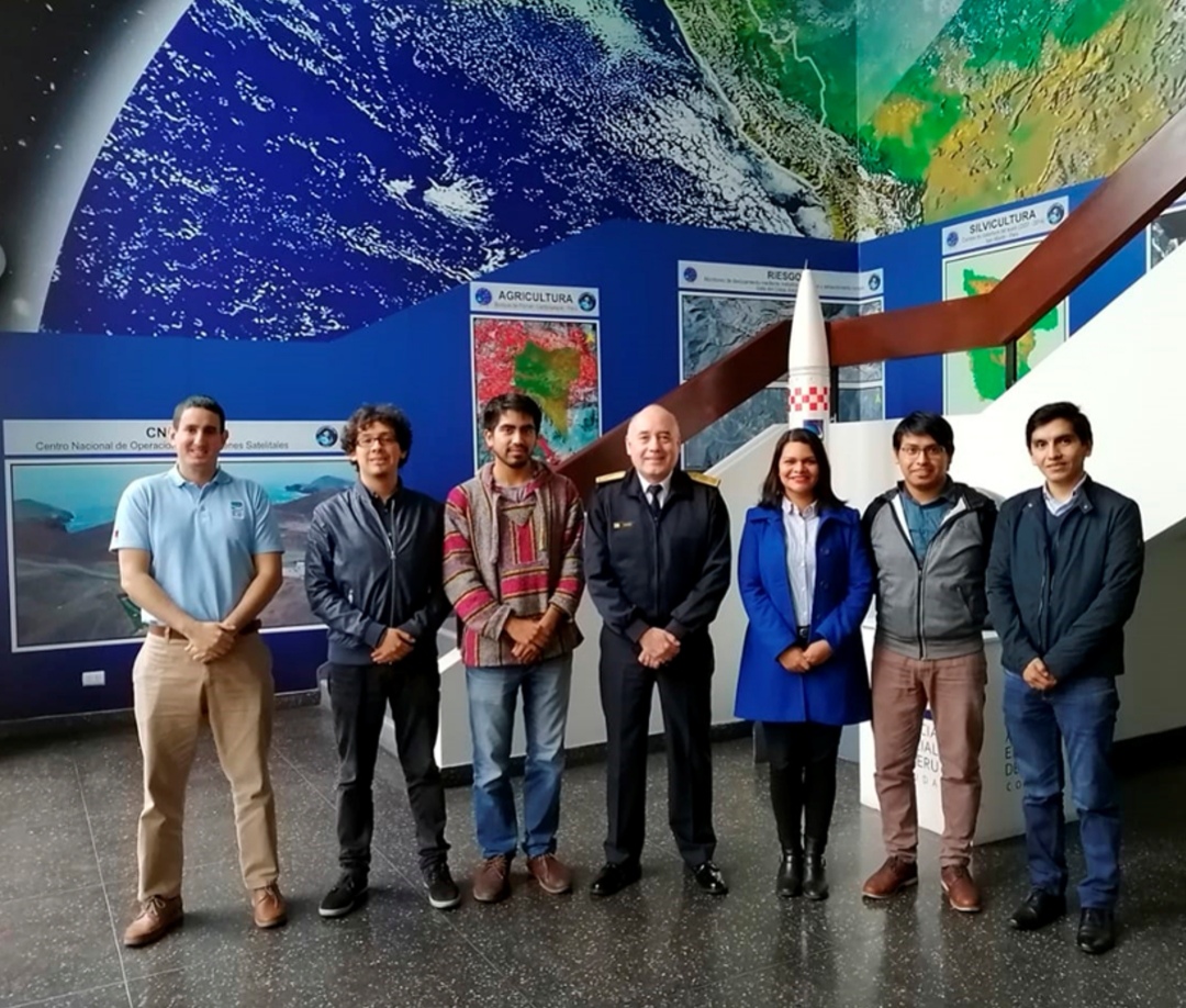 Estudiantes peruanos se capacitan en tecnología espacial e ingeniería de satélites