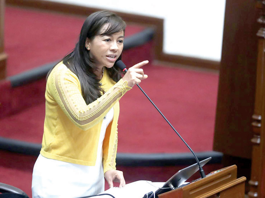 Ministerio público abre indagación contra legisladora Nelly Cuadros