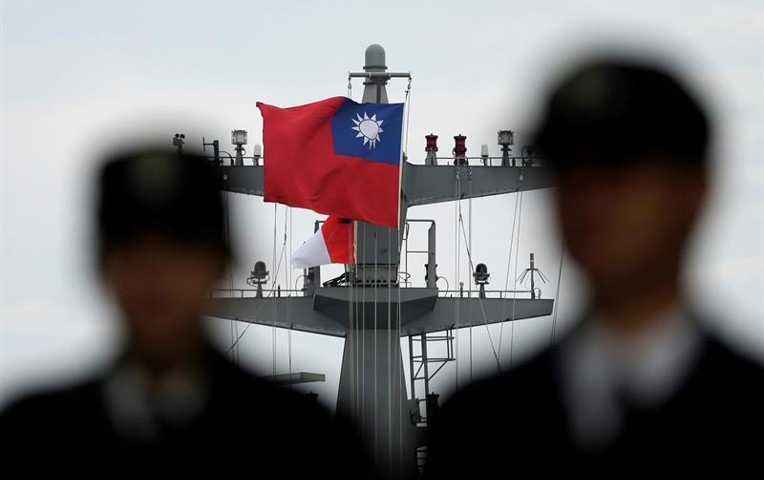China desafía a EEUU por venta de armas a Taiwán