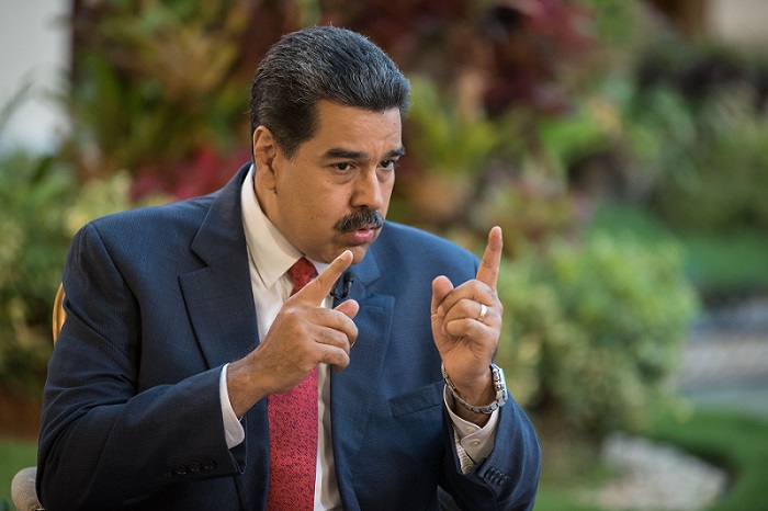 Maduro retoma diálogo con la oposición y evalúa plan económico