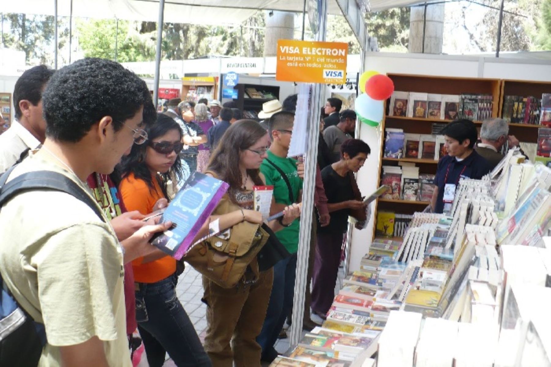 Arrancó la Feria Internacional del Libro en Arequipa