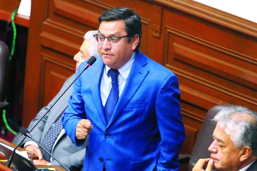 César Vásquez critica que fuerza popular presida comisión