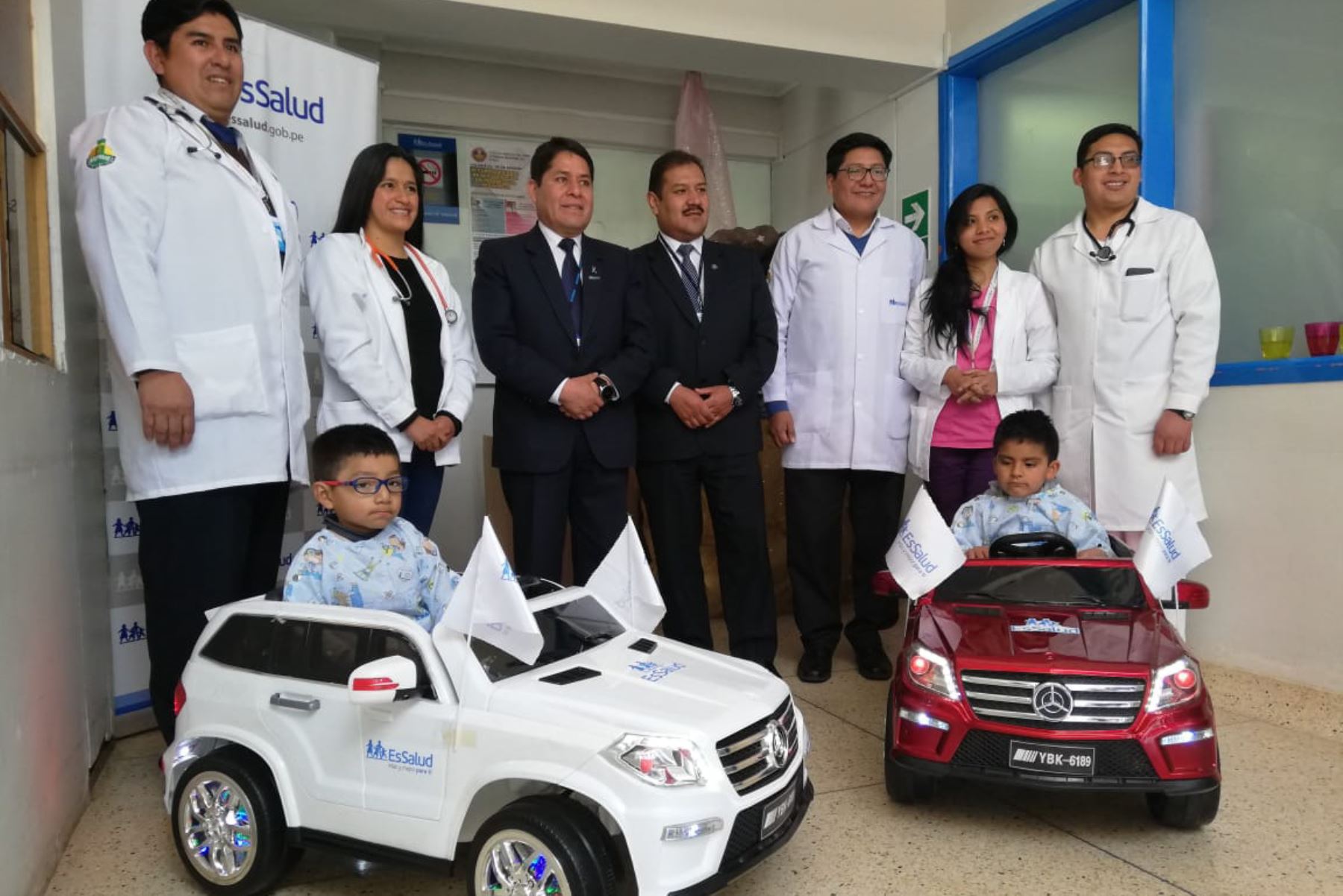 EsSalud implementa iniciativa para llevar a niños a quirógrafos en carritos