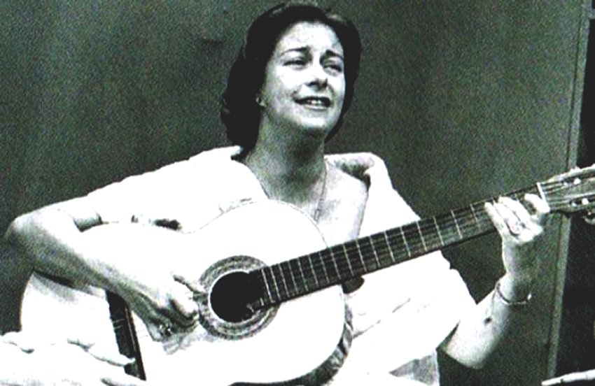 María Isabel Granda Larco, conocida como Chabuca Granda, nació el 3 de setiembre de 1920 en Cotabambas, Apurimac.Compositora de Valses Criollos, alcanzó fama Internacional con "La Flor de la Canela".