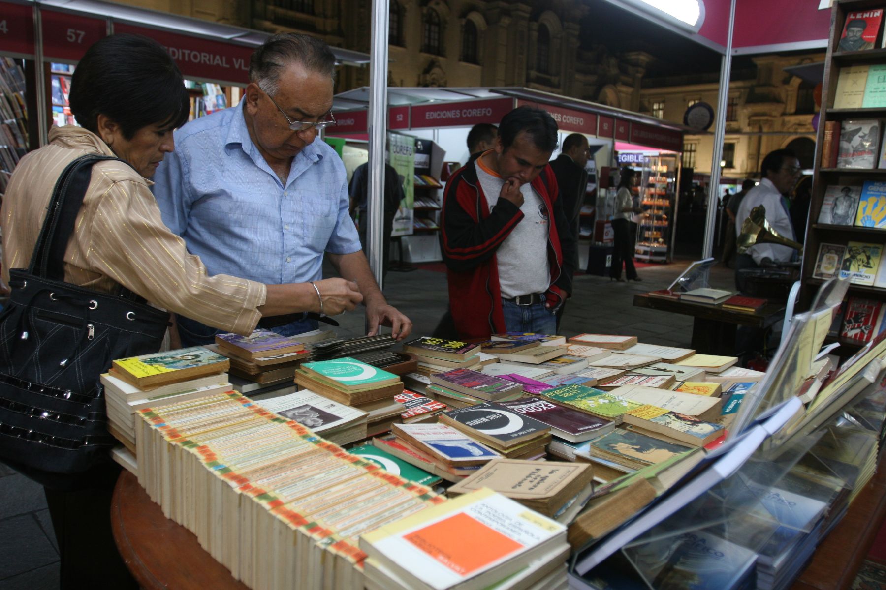 Gobierno prorroga exoneración de IGV a importación y venta de libros