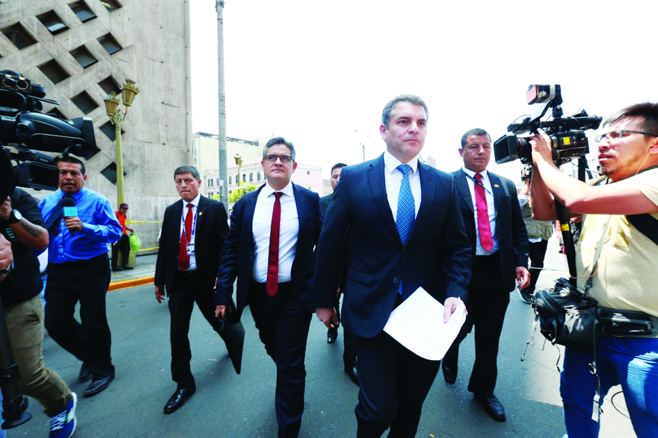 Citan a fiscales Vela y Domingo Pérez por caso contra Chávarry