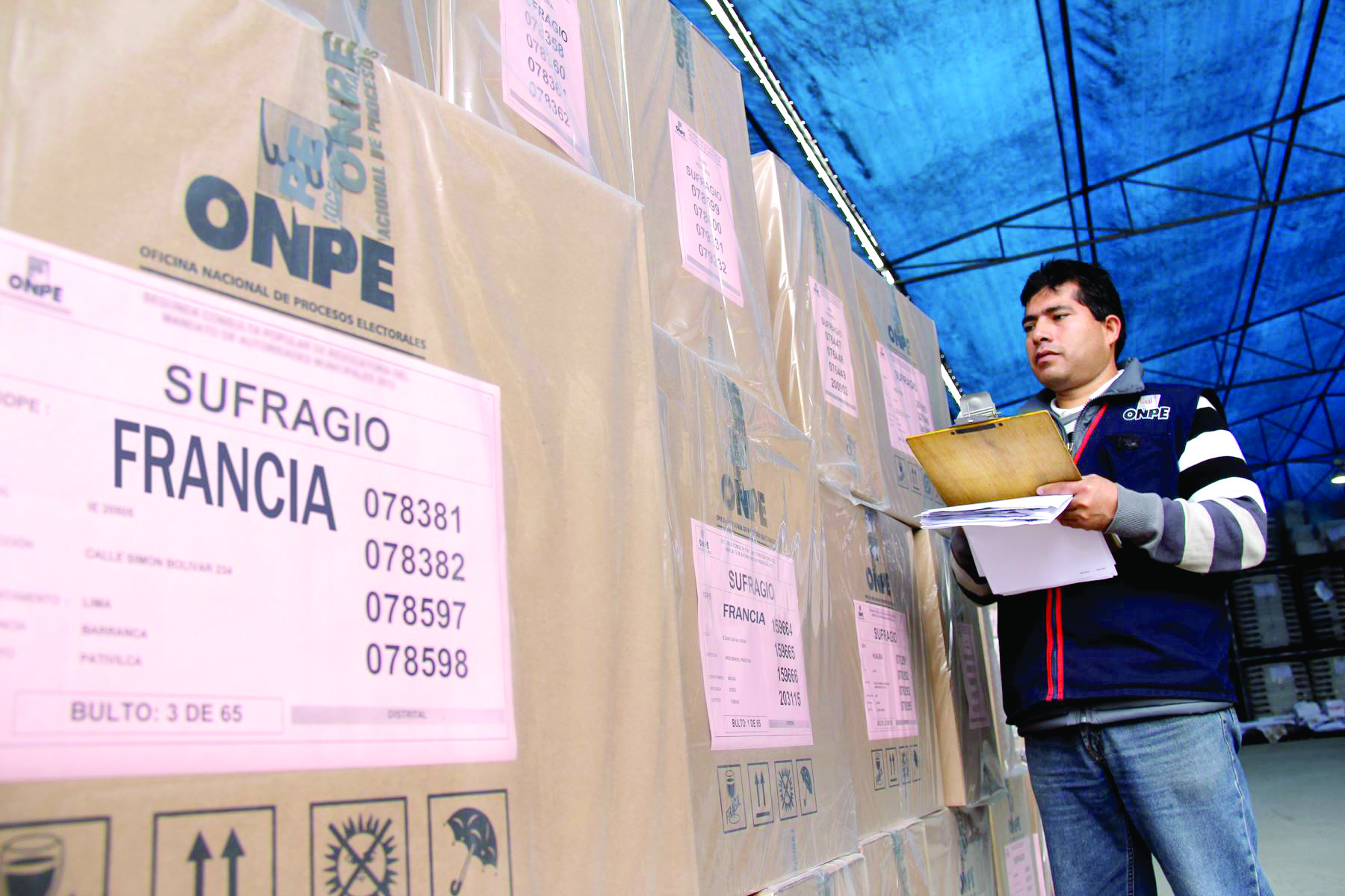 Más de 972 mil peruanos en el exterior votarían el 2020