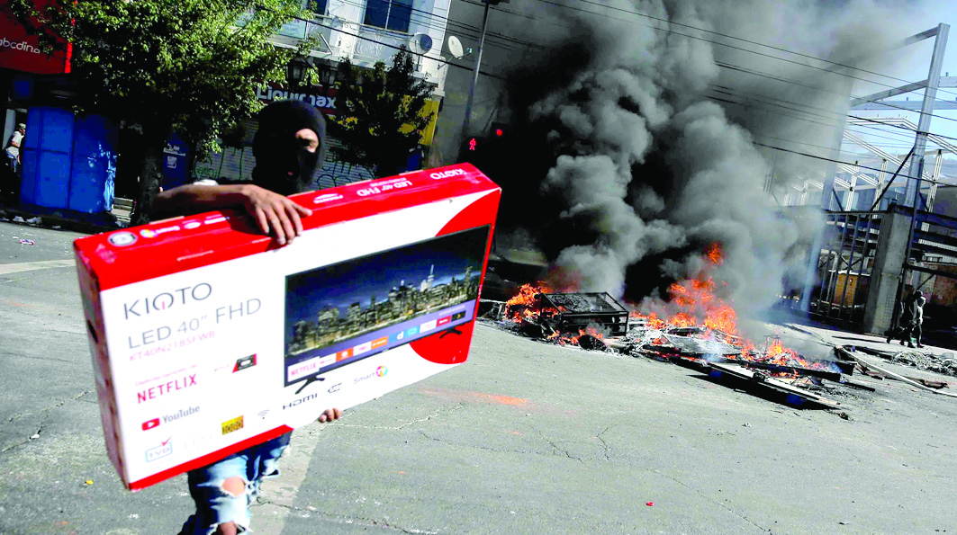 667 negocios saqueados  y quemados en protestas