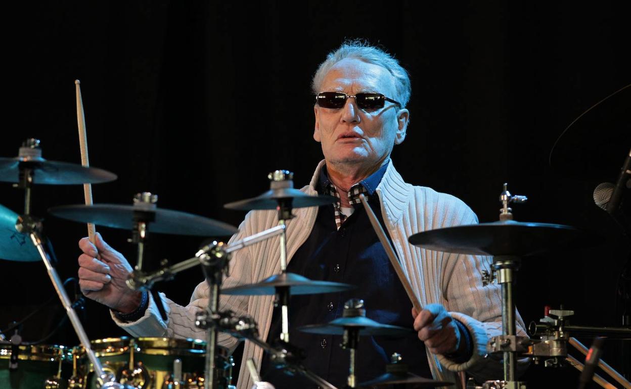 Fallece baterista Peter Baker, fundador de “Cream”