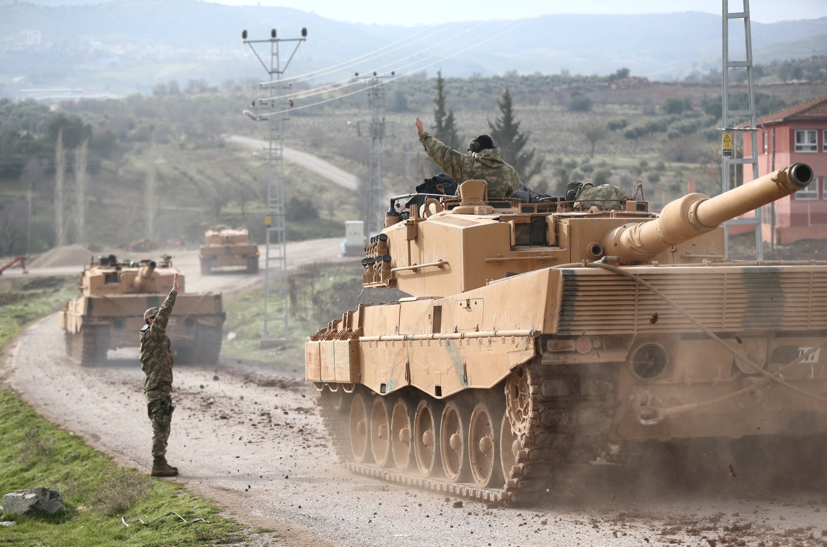 Siria manda tropas para enfrentar invasión turca