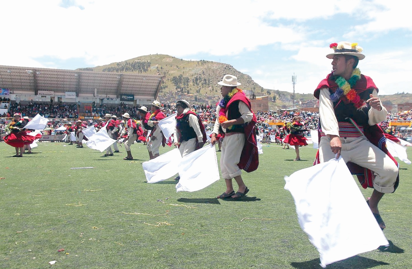 Declaran patrimonio cultural la danza Unucajas de Puno