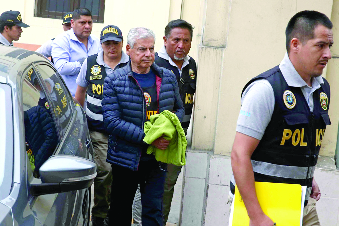 Ex premier Villanueva enfrenta  el pedido de prisión preventiva