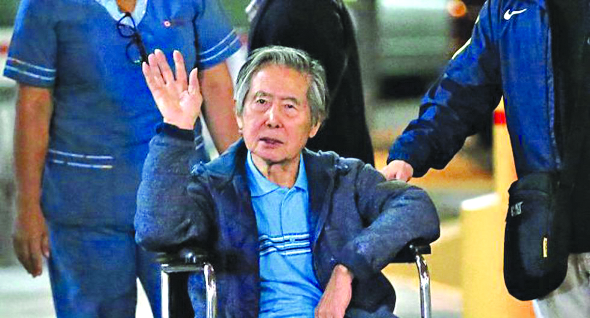 “Habría que investigar si Fujimori ingresó celular”