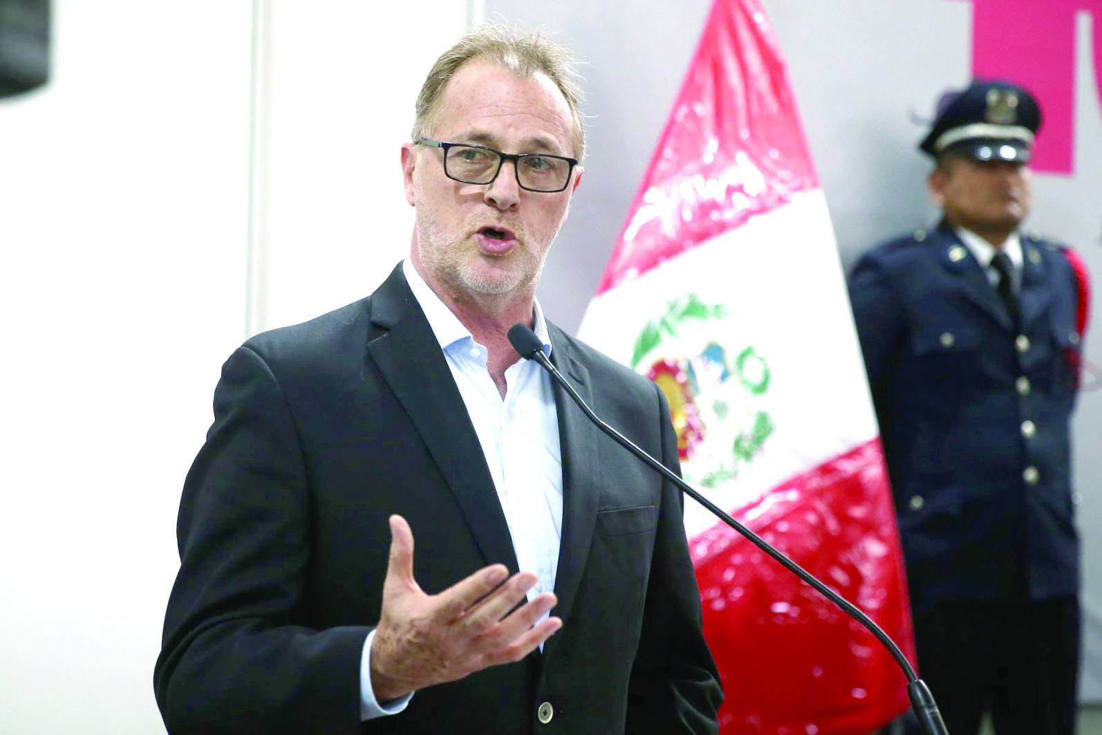 Alcalde Muñoz se niega a anular peajes y se burla de los limeños