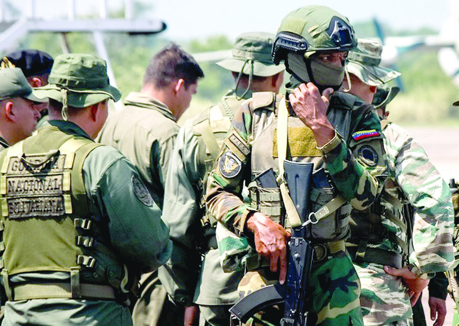 Militares se sublevan contra Maduro e indígenas se unen