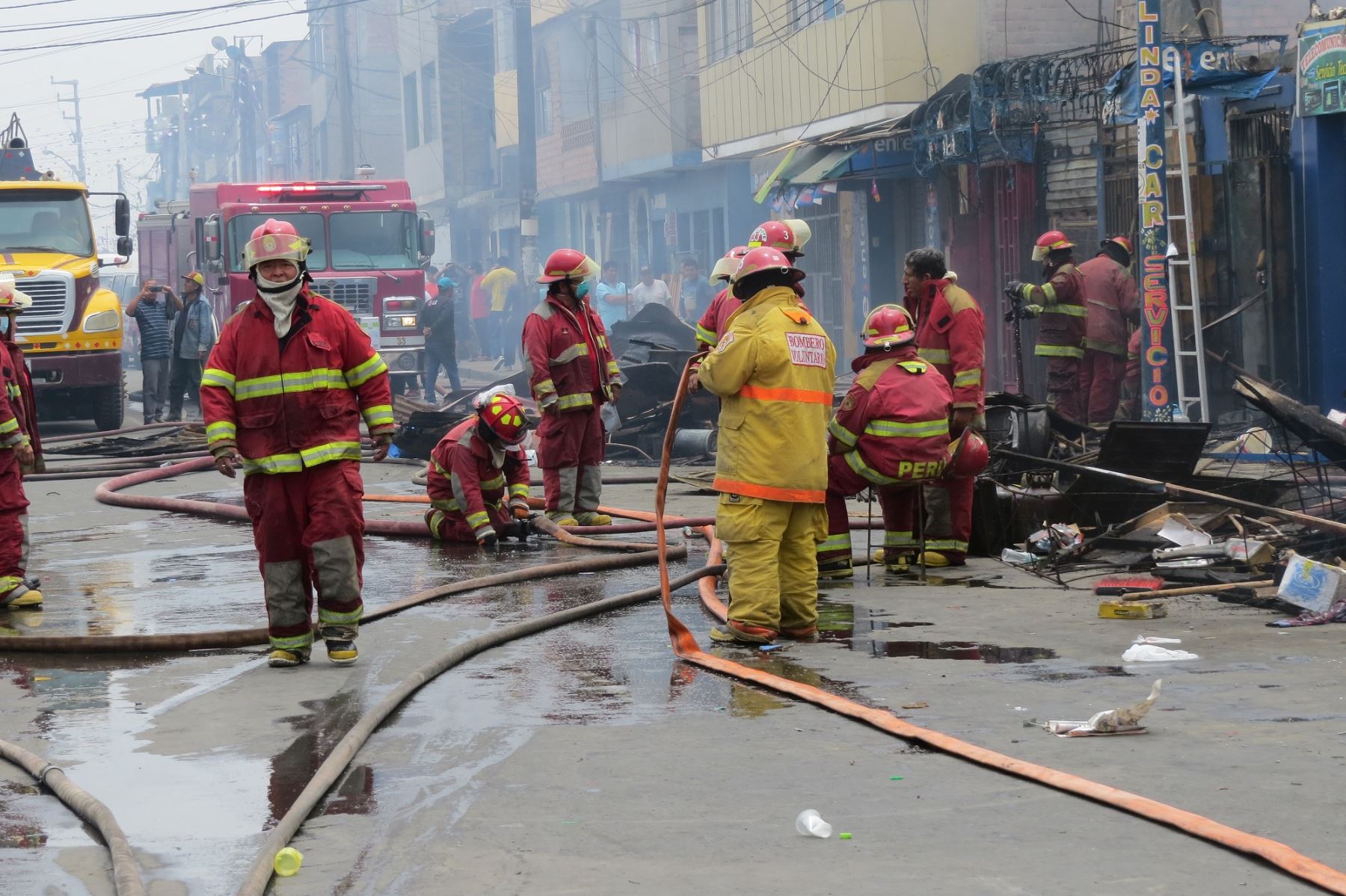 70 incendios en Lima y Callao  en las primeras horas del 2020