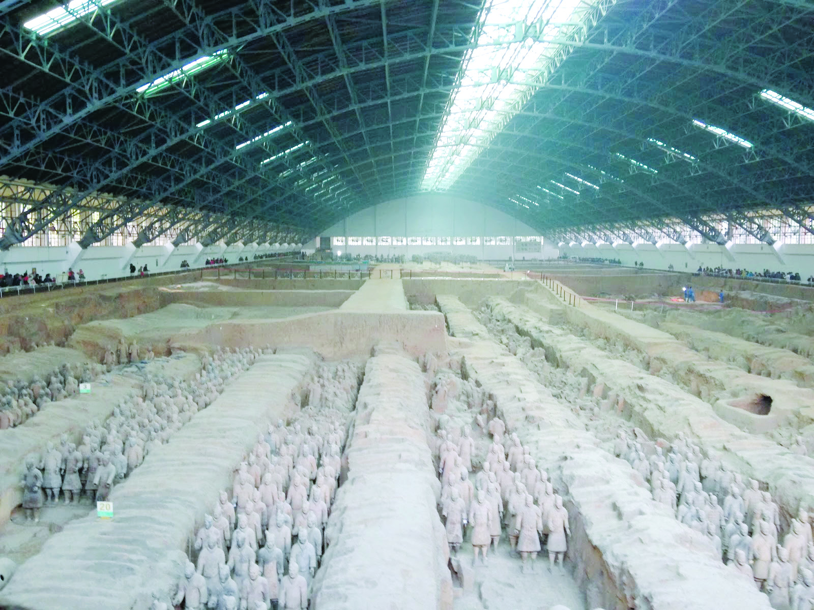 Desentierran cerca  de 200 guerreros de  terracota en China