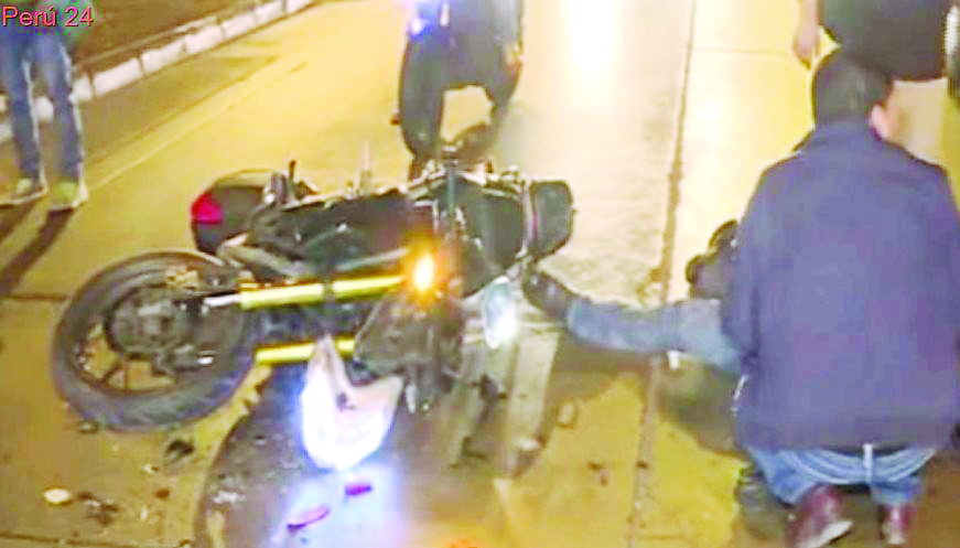 Motociclista muere arrollado por una cúster en Los Olivos