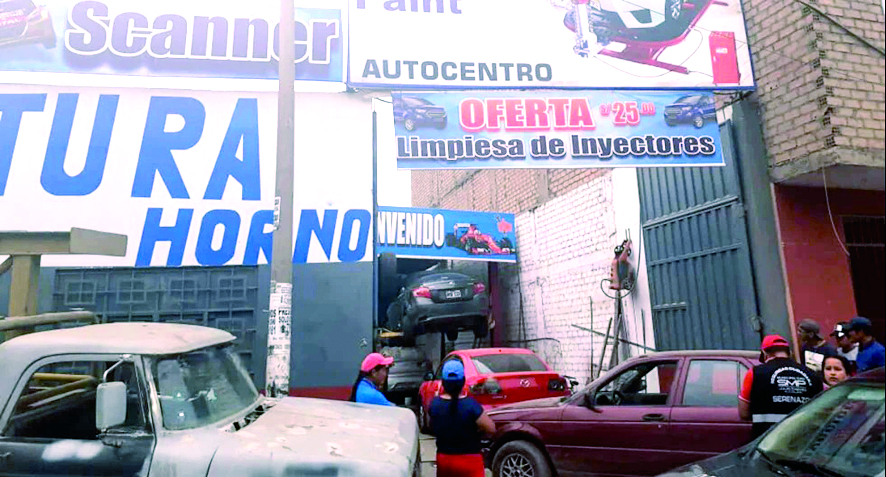 un muerto y tres heridos, en el interior de un taller de mecánica ubicado en el distrito de San Martín de Porres.