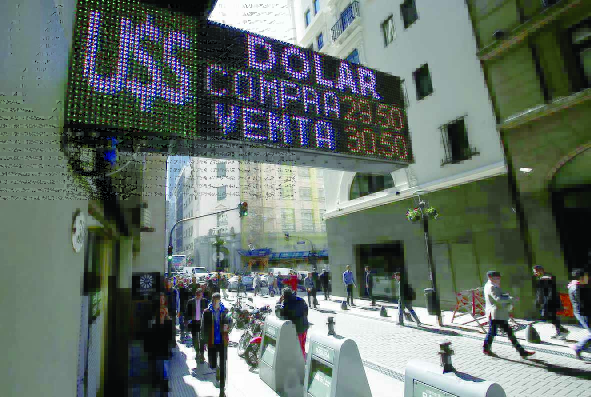 Buenos Aires está al  borde del “default”