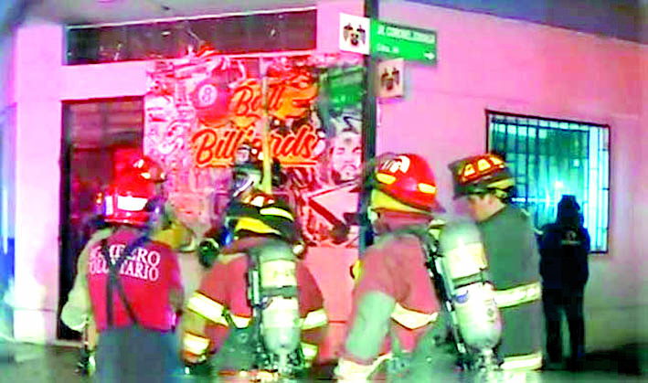 Con una bomba molotov incendiaron billar en Lima
