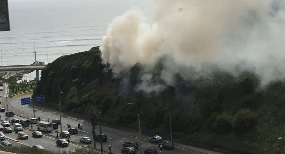Incendio forestal causó alarma en los vecinos de Miraflores