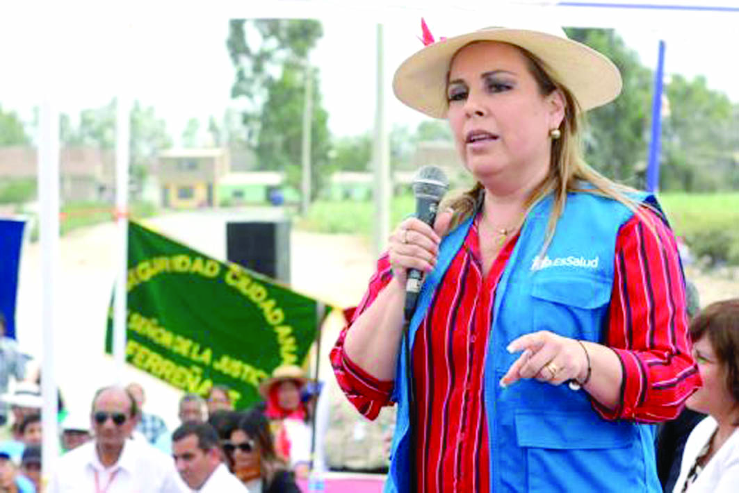 Presidenta de Essalud visitó Chiclayo e ignoró crisis hospitalaria local
