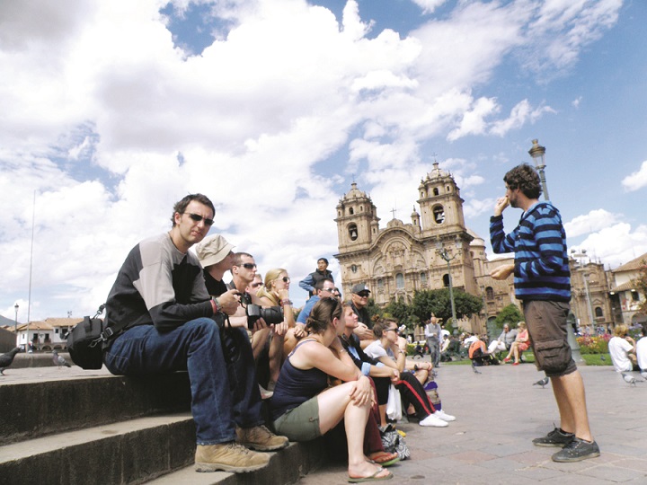 Perú espera recibir 4,5 mill. de turistas en el 2020