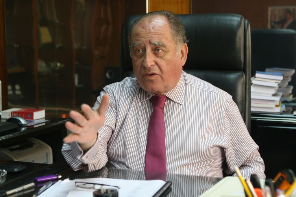 Exministro Ántero Flores-Aráoz asegura que constructora brasileña “nos ha hecho cholitos y nos ha agarrado de ‘lornas’, por ello había la necesidad de renegociar el acuerdo”.