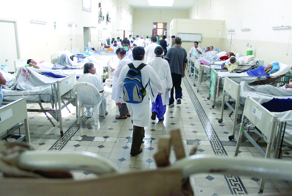 Perú tiene un déficit de 11 mil médicos a nivel nacional
