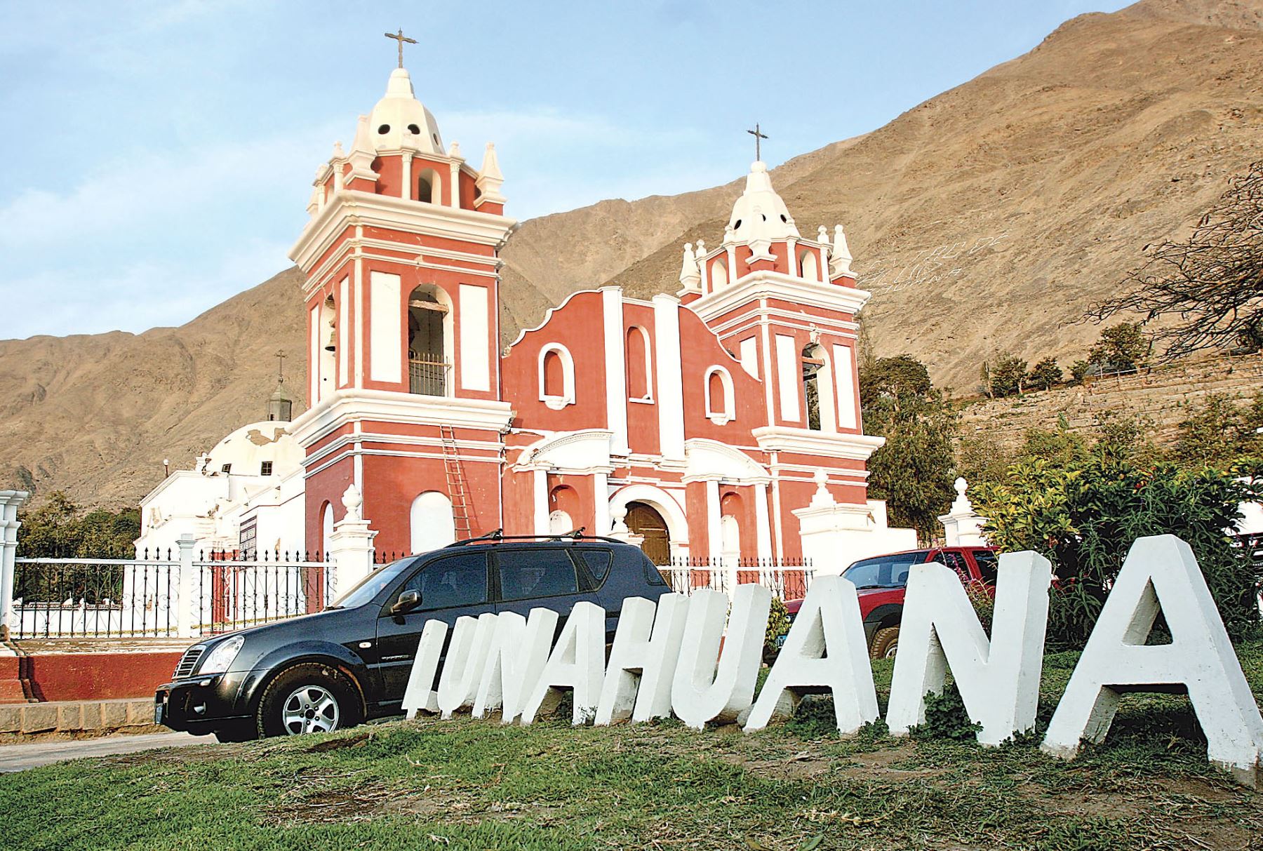 Lunahuaná es uno de los 16 distritos que conforman la provincia de Cañete